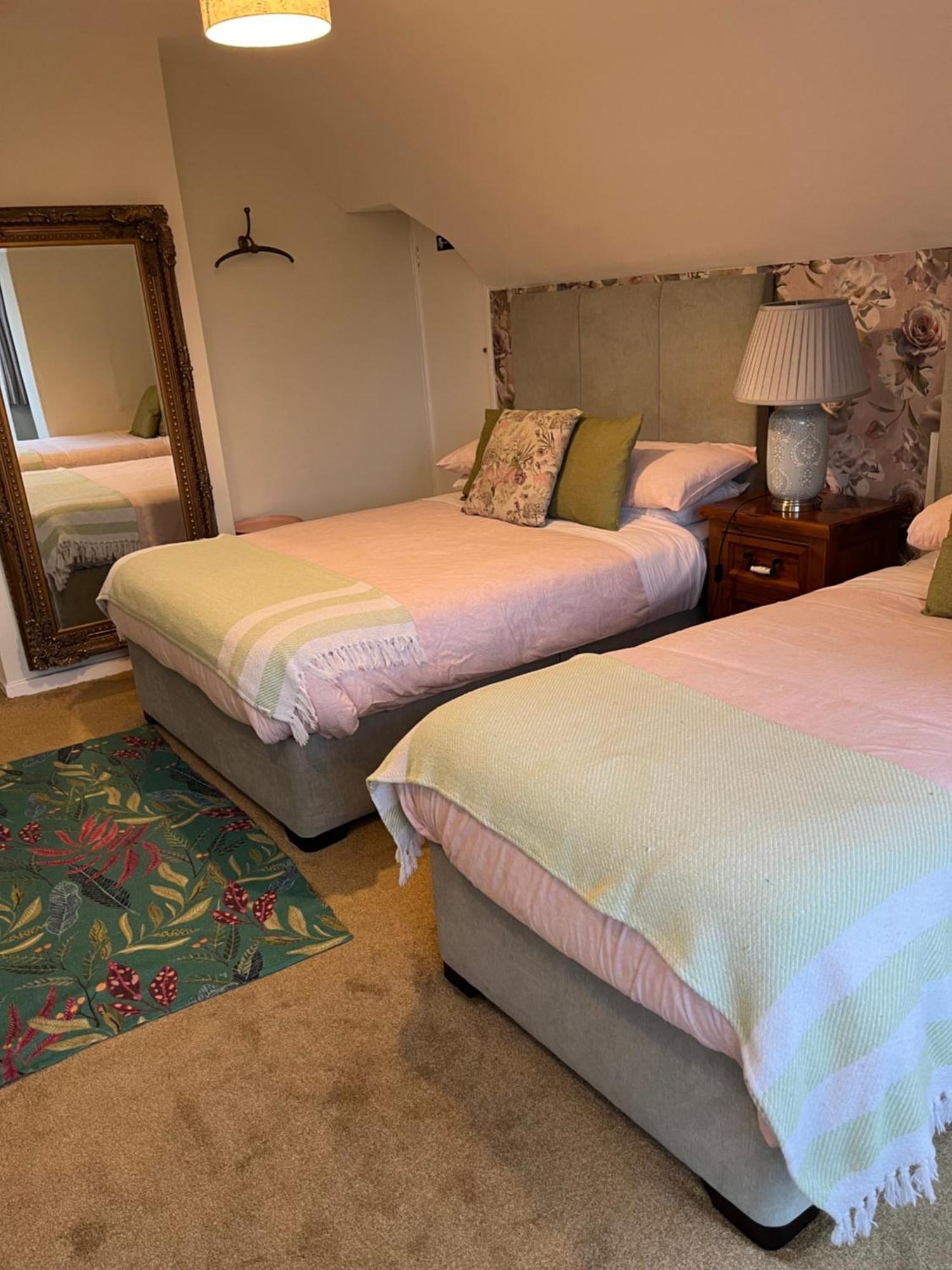Overdale Motel ลิสเบิร์น ภายนอก รูปภาพ